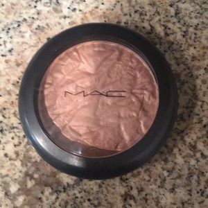 MAC ROSE OLE